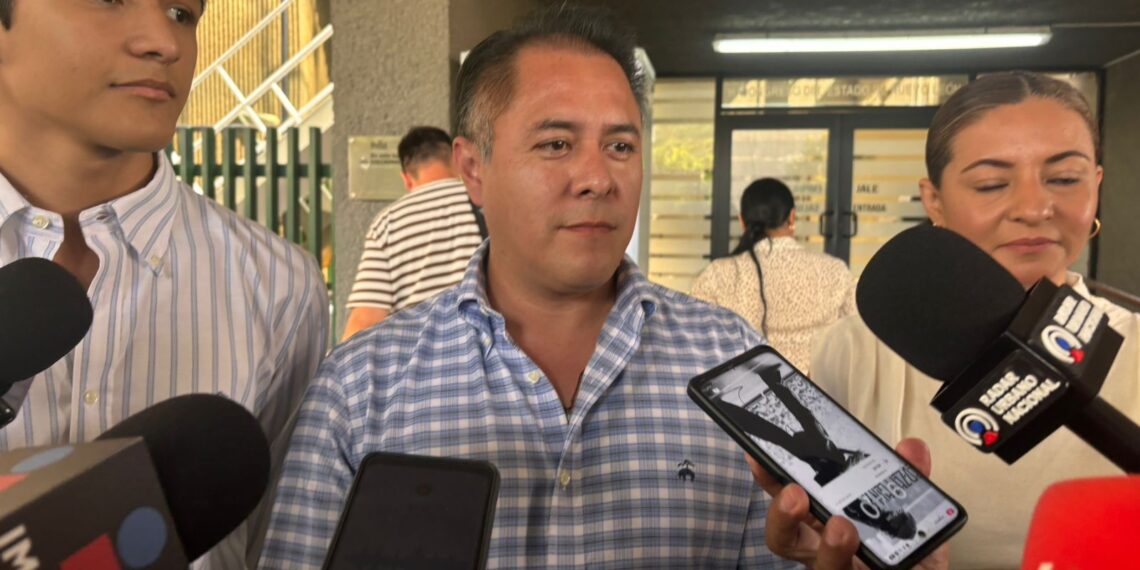 Anuncian denuncia penal contra alcalde de El Carmen por presunta agresión a mesero