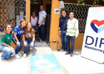 Supervisan avances del programa “Rampas que resuelven” en Monterrey