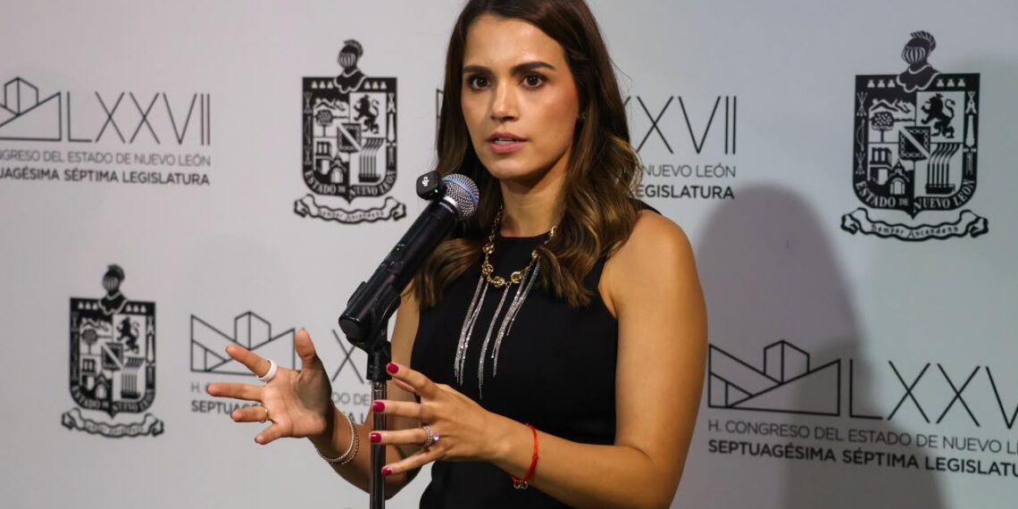 Lorena de la Garza cuestiona adeudos del Estado por más de 5 mil 500 millones de pesos