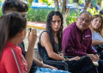 Mijes escucha a jóvenes deportistas y plantea fortalecer el apoyo al deporte en Nuevo León