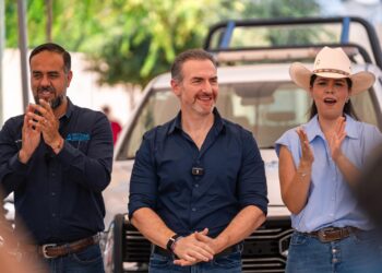 Monterrey dona 10 vehículos a municipios rurales para seguridad y protección civil