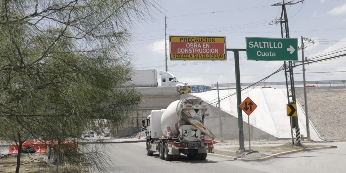 Escobedo anuncia adecuaciones viales por mantenimiento en puente del Anillo Periférico