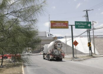 Escobedo anuncia adecuaciones viales por mantenimiento en puente del Anillo Periférico