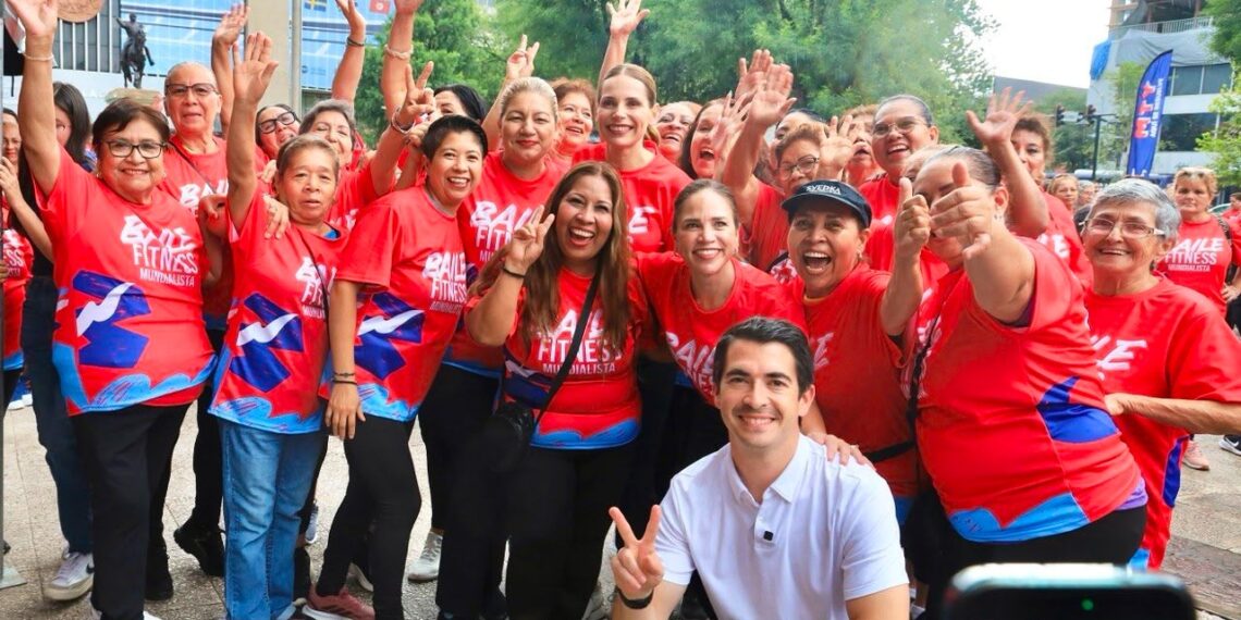 Casi mil mujeres participan en primer Baile Fitness del DIF Monterrey