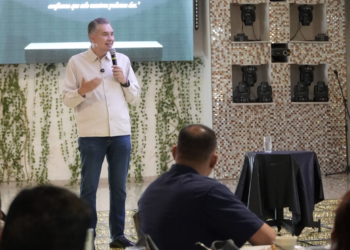 Waldo Fernández plantea fortalecer al magisterio como estrategia de prevención y seguridad