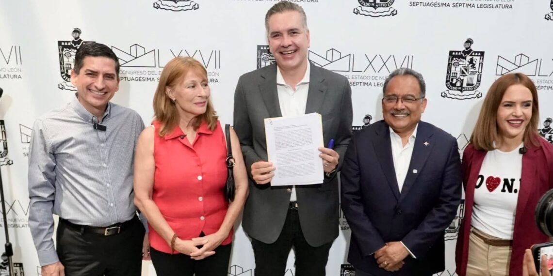 Morena propone impedir que gobernadores dejen el cargo para buscar la Presidencia