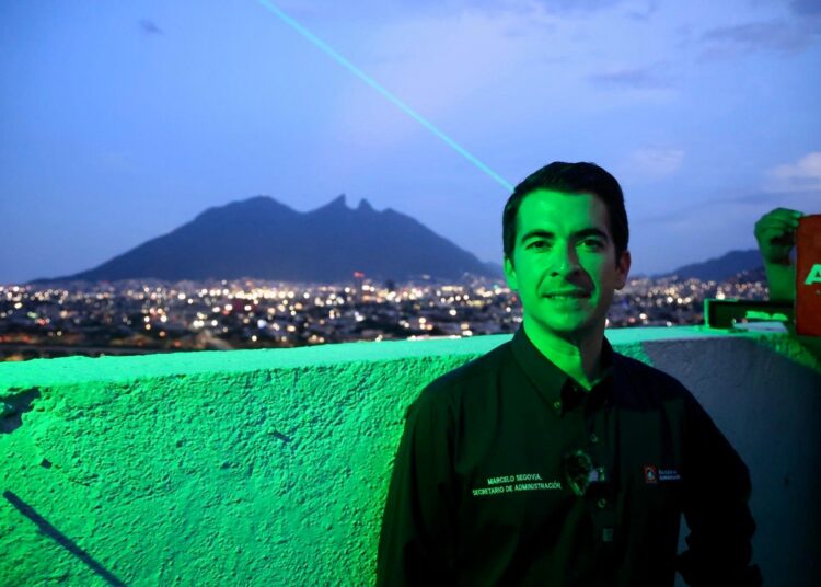 Gobierno de Monterrey moderniza operación del Faro del Comercio