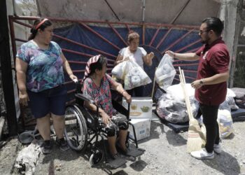 Escobedo brinda apoyo a damnificados por incendio en Miravista